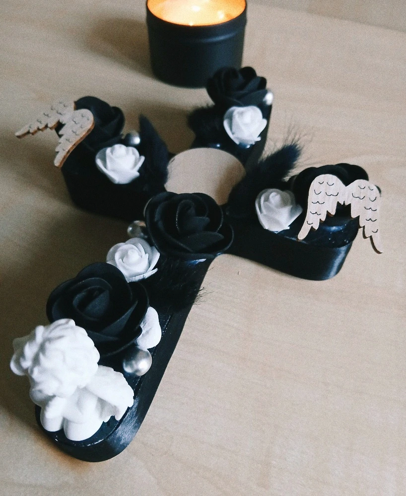 Dekorační kříž malý - černý